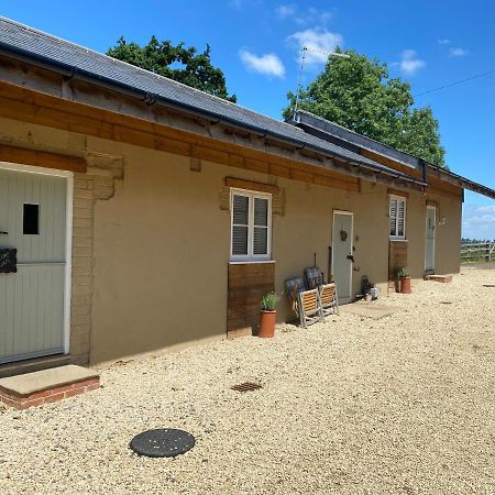 Spring Hill Cottages Towcester Exterior photo